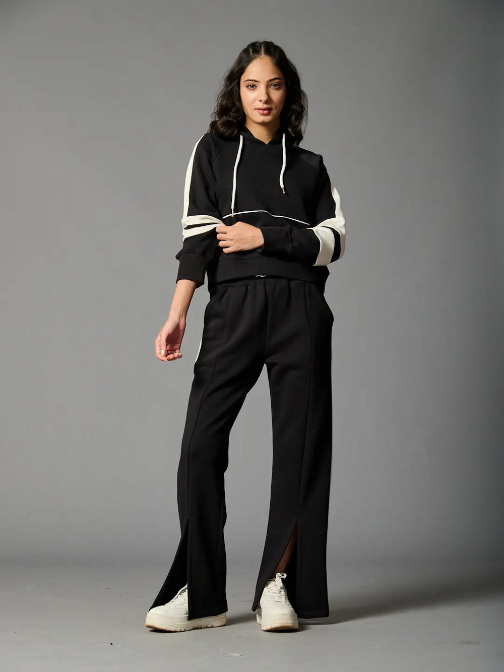 Colourblock Hoodie with Side Slit Fleece Pants Coord set for Women Risate