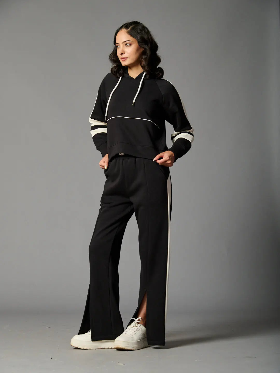 Colourblock Hoodie with Side Slit Fleece Pants Coord set for Women Risate