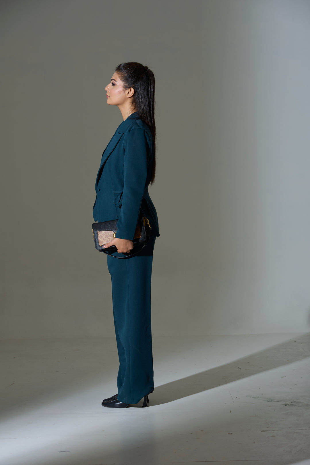 Model wearing 3 piece set(Blazer, Waist coat and Pants)
