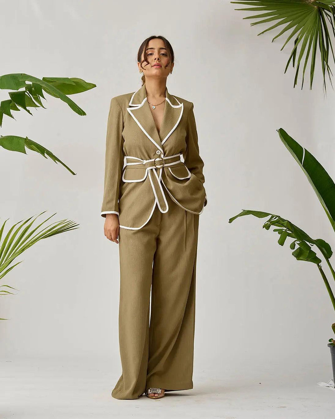 Borderline Elegance Blazer - Risate