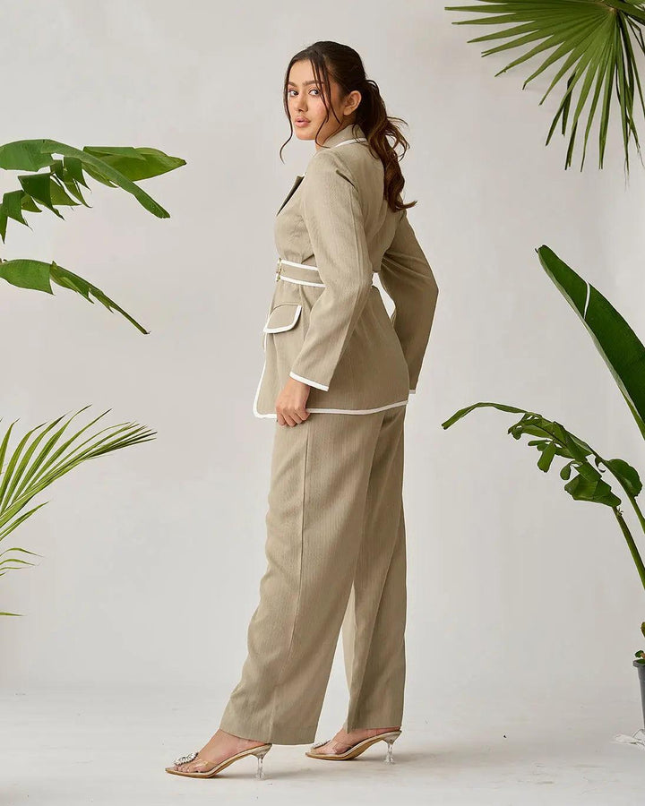 Borderline Elegance Blazer - Risate