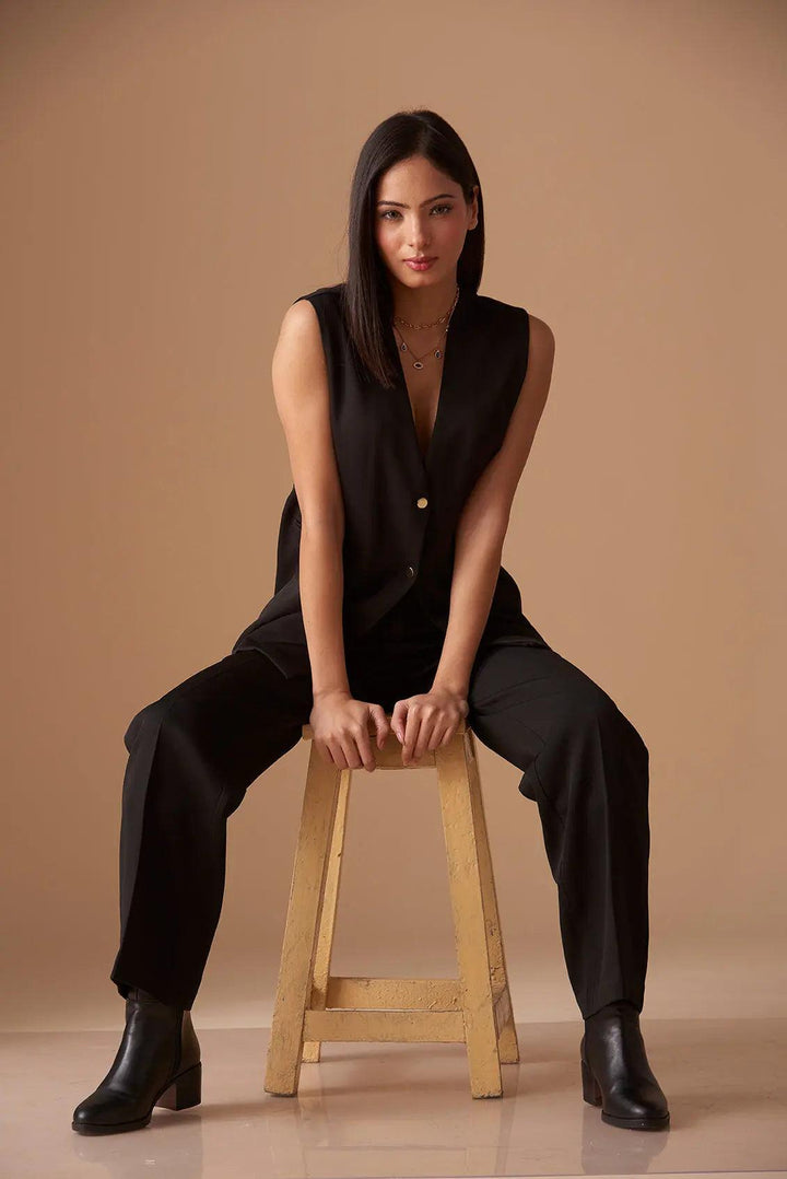 Sharp Blazer Vest with Straight fit Pants - Risate