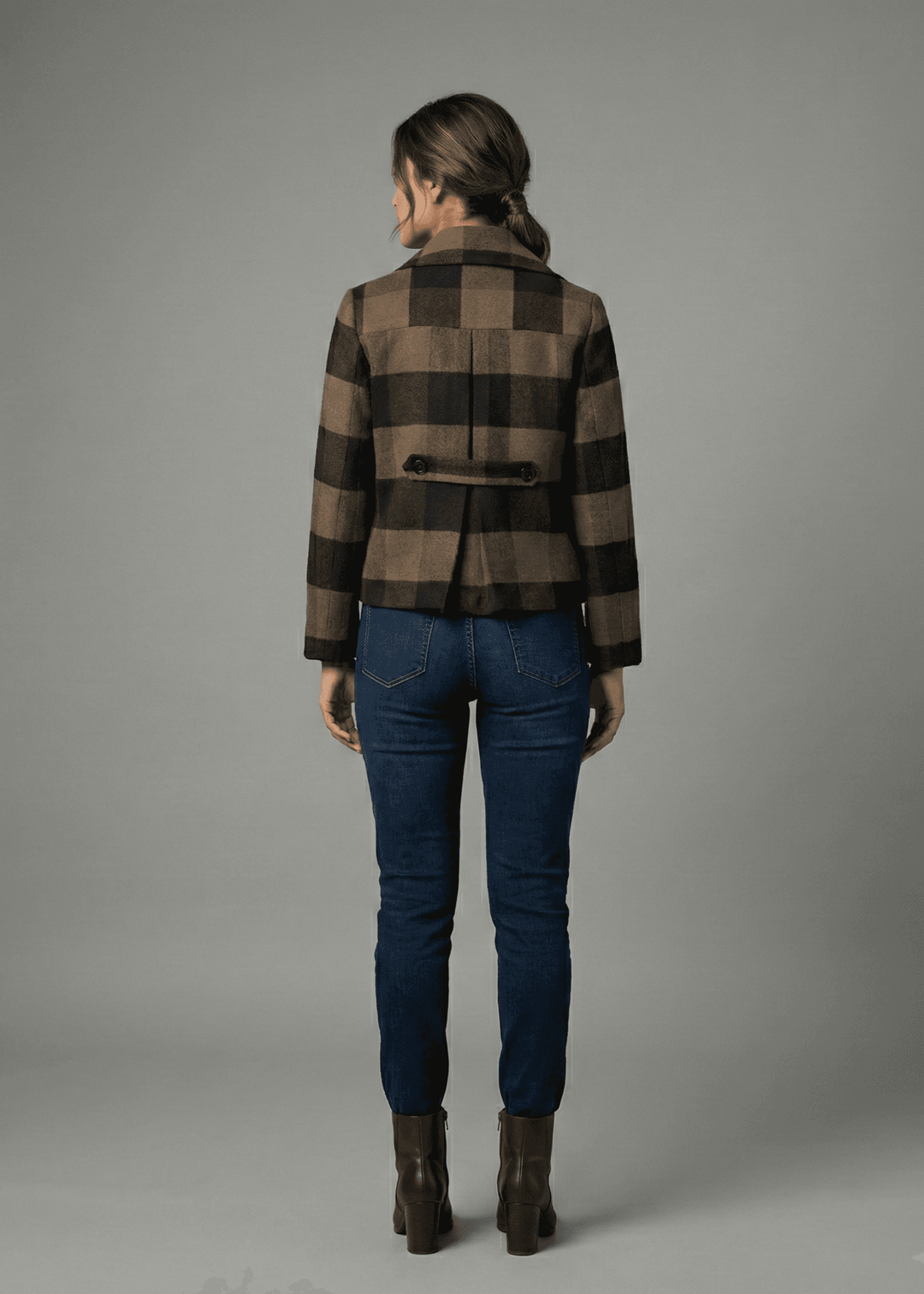 The Espresso Checkered Cropped Jacket - Risate
