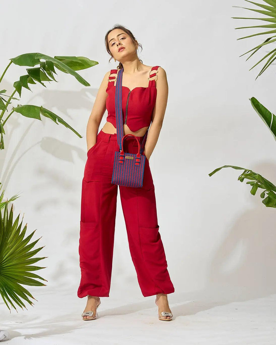 Versatile Utility-Pocketed Jogger with Front-Zip Crop Top - Risate