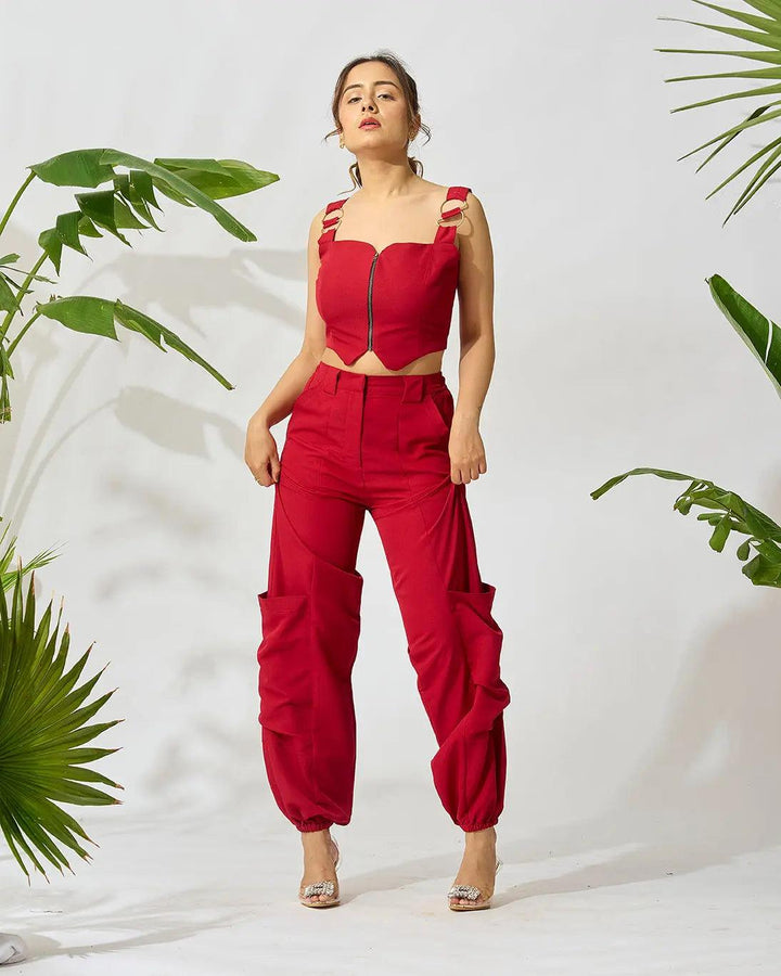 Versatile Utility-Pocketed Jogger with Front-Zip Crop Top - Risate