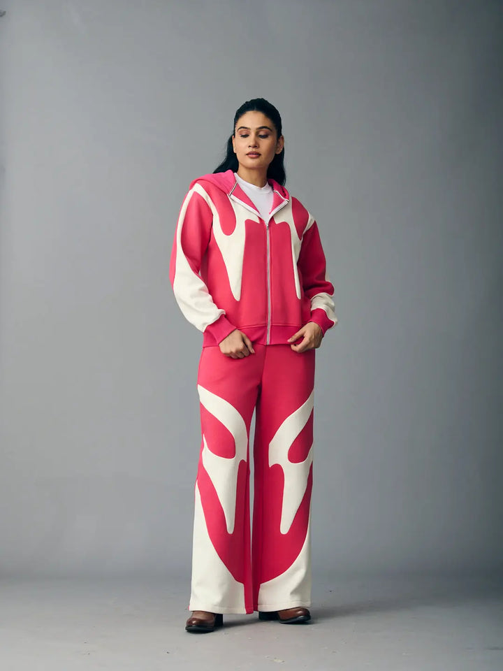 Stylish Risate chic streetwear set for women in pink and white with unique patterns