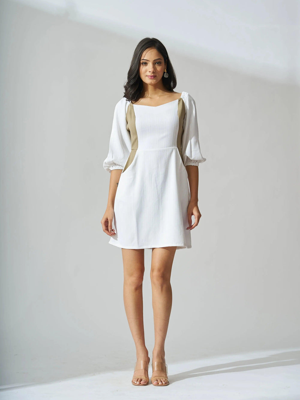 Risate colorblock mini dress for women with short sleeves and elegant design