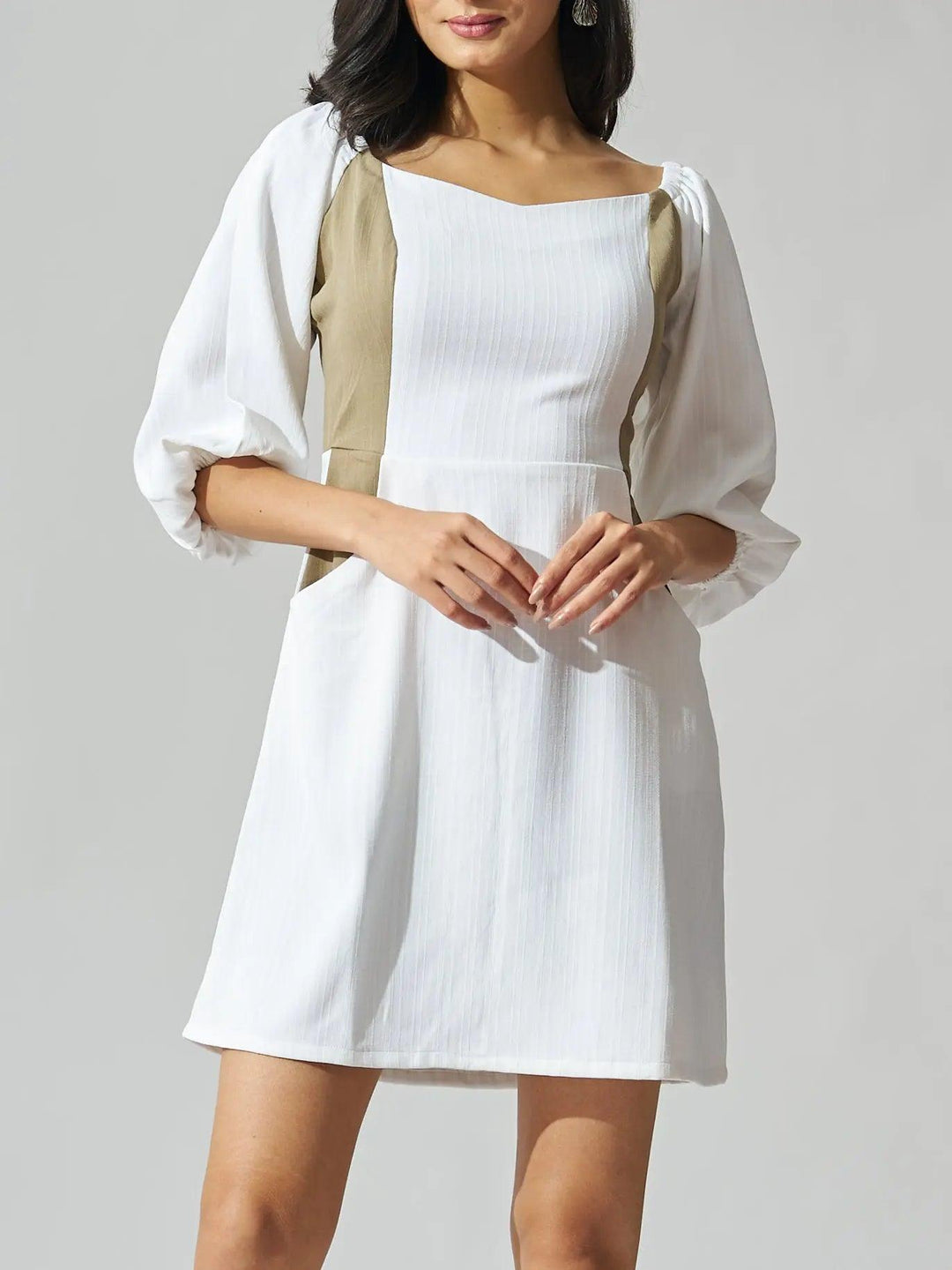 Risate colorblock mini dress for women with puff sleeves and a fitted silhouette