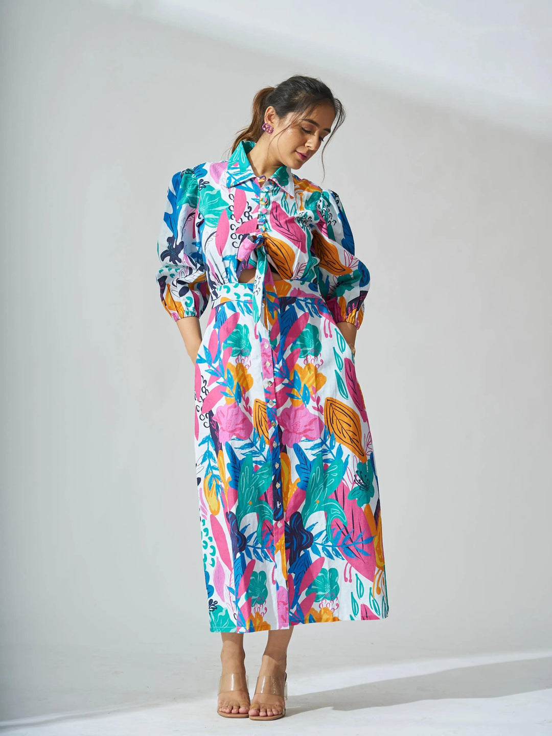 Risate coral reef print linen midi dress featuring vibrant tropical patterns and a stylish collar