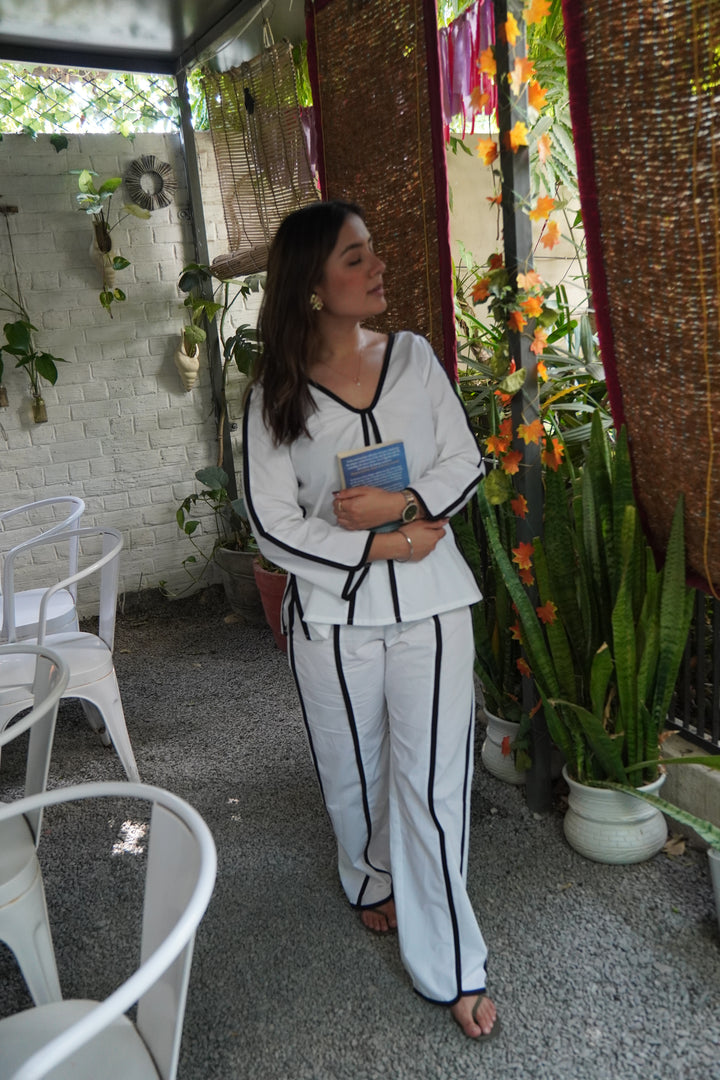 Risate cotton poplin loungewear set in white with black piping, perfect for casual relaxation