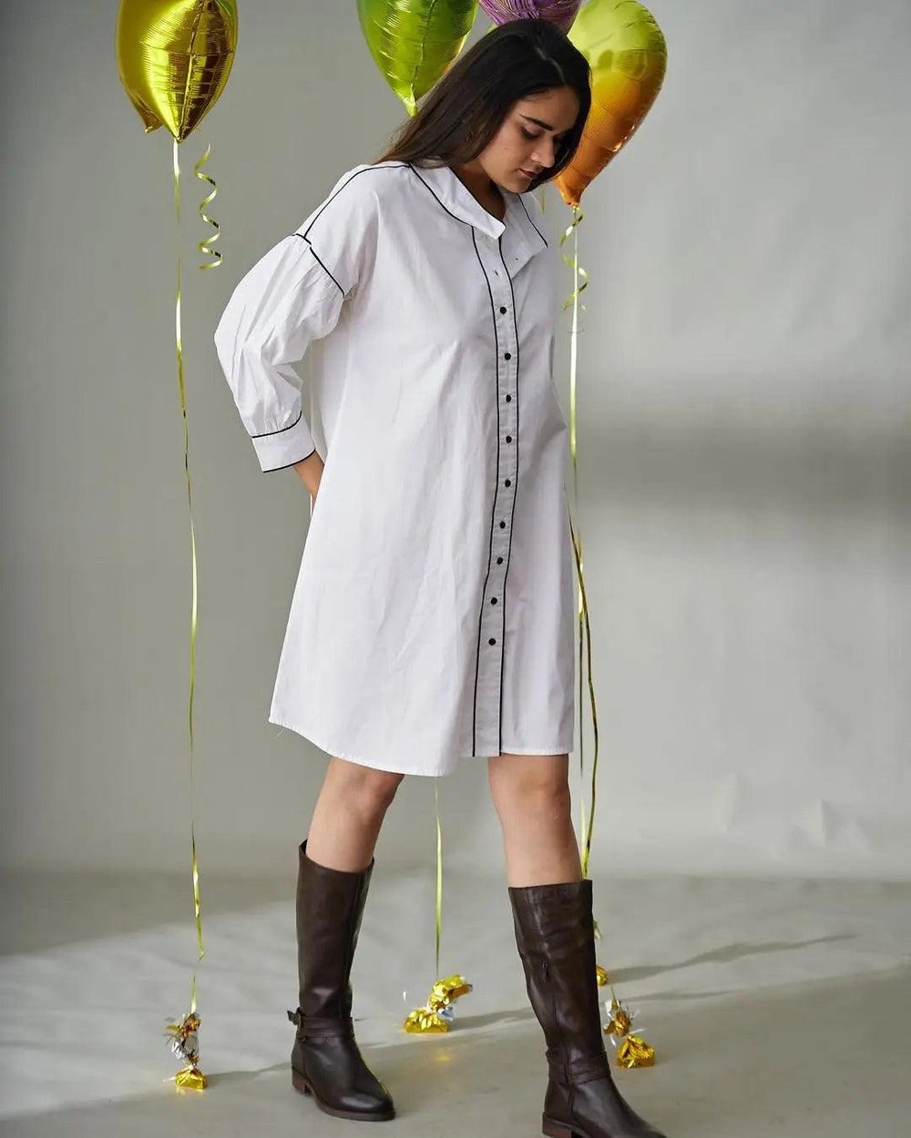 Risate cotton poplin shirt dress for women in white with black accents and balloon decorations