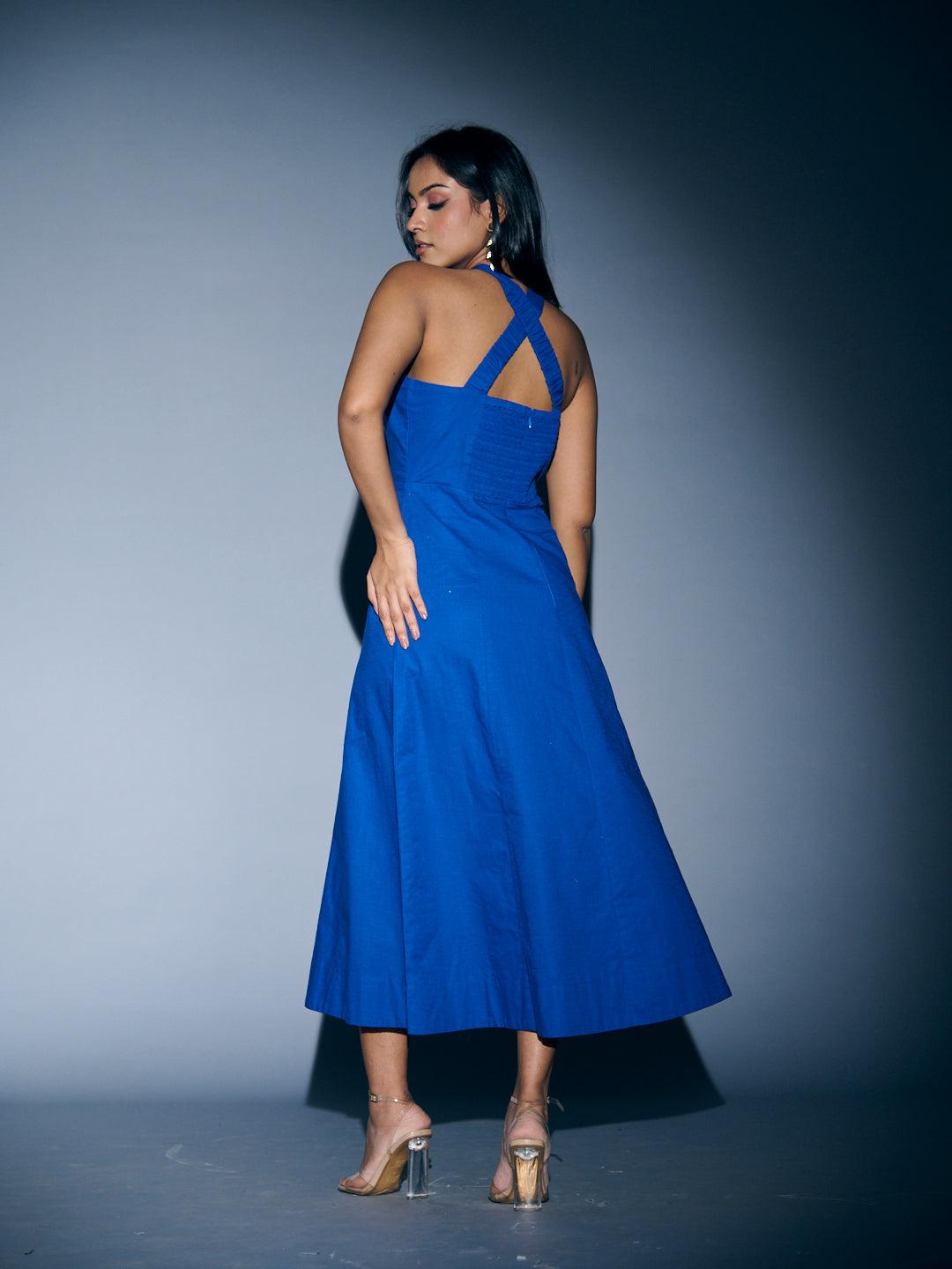 Risate crossneck linen maxi dress in blue with back cutout detail for a stylish summer look