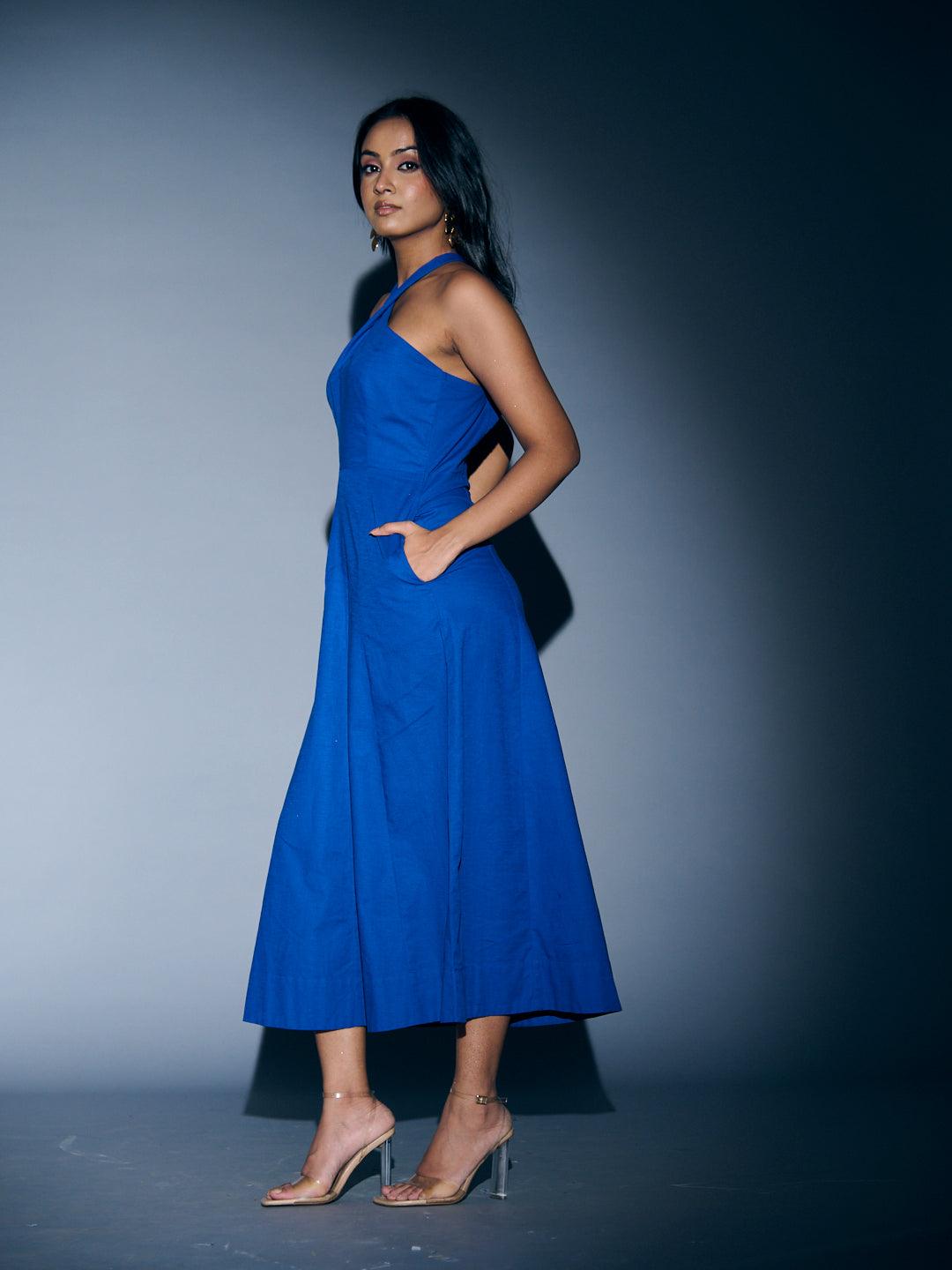 Risate crossneck linen maxi dress in vibrant blue with pockets for a stylish summer look