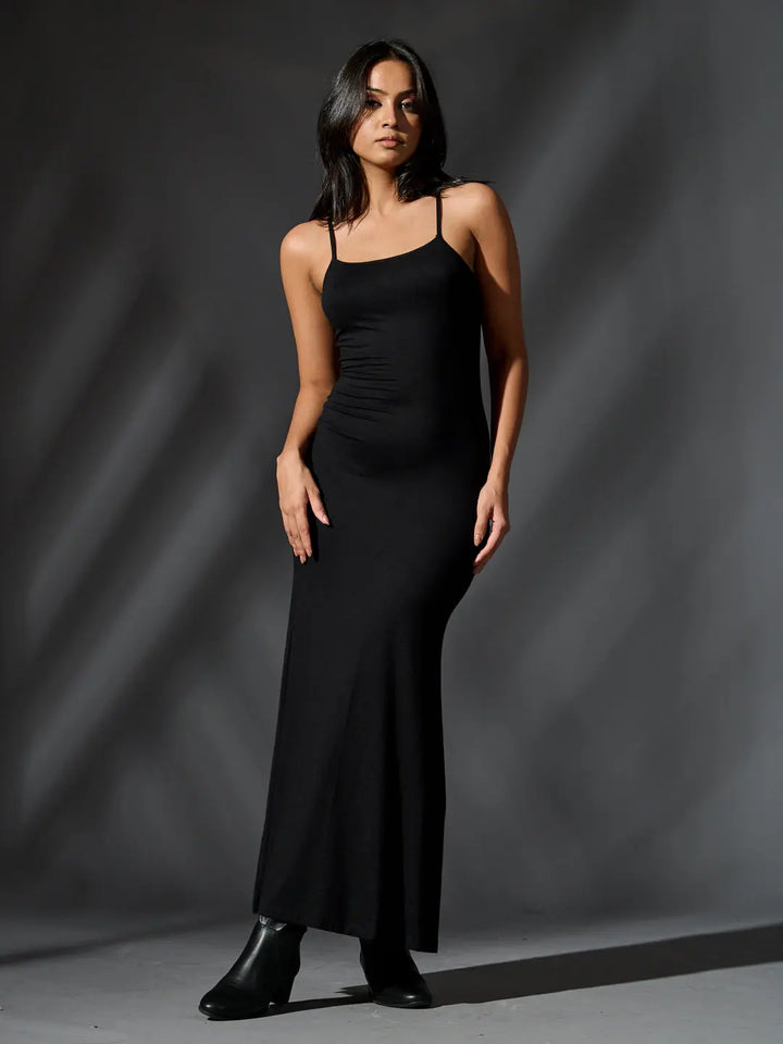 Risate glam maxi bodycon dress in black with a sleek fitted design and adjustable straps