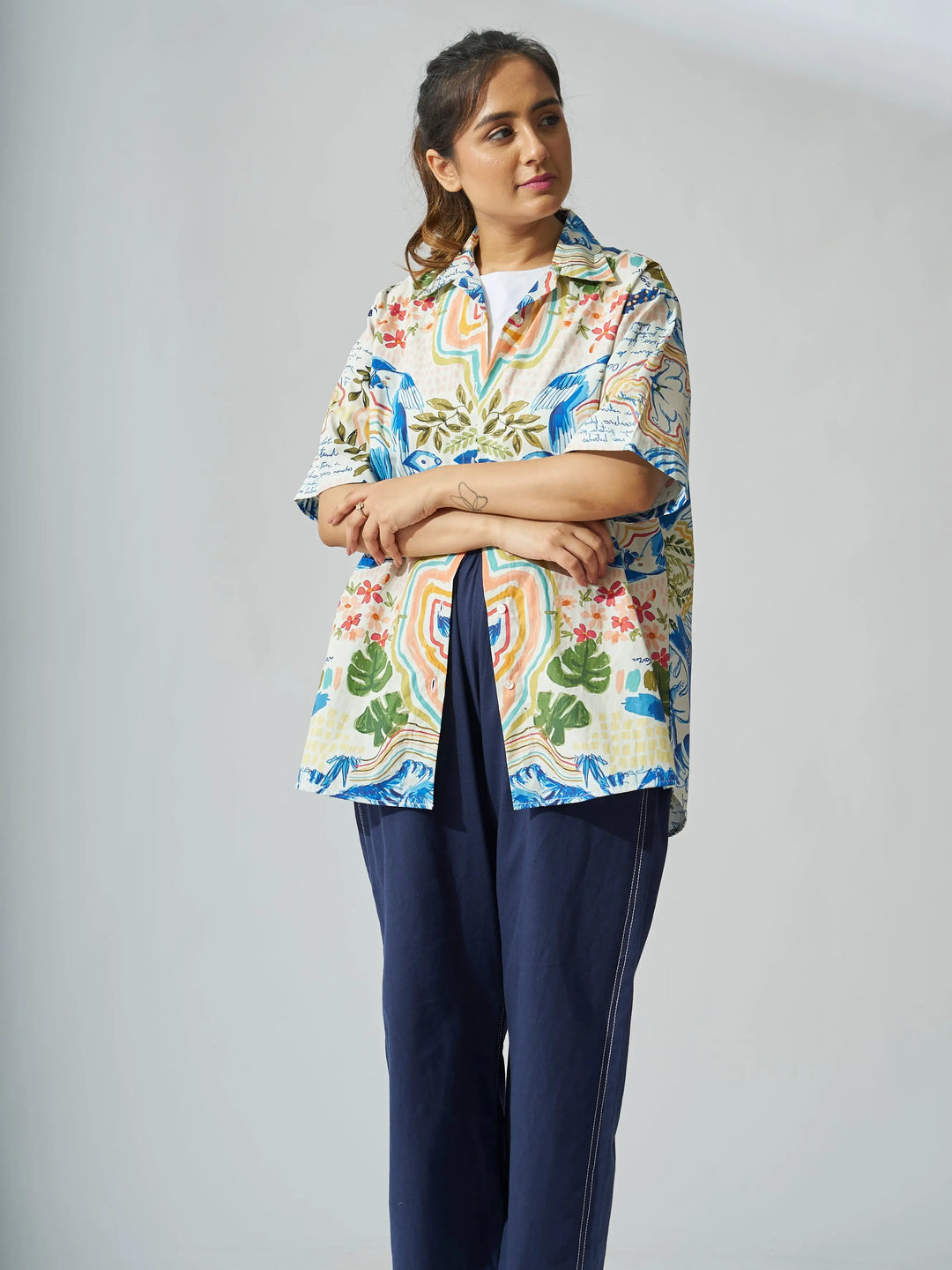 Colorful Risate oversized cotton poplin shirt for women with floral patterns and relaxed fit