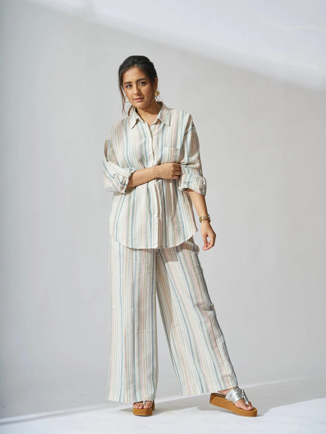 Risate sunset striped linen shirt and flared pants set for a stylish summer look
