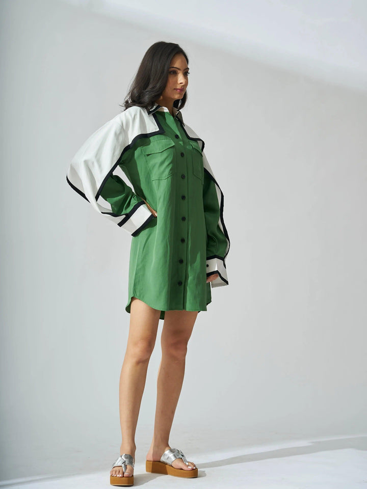 Risate Tencel linen mini shirt dress in green with stylish oversized sleeves for a trendy look