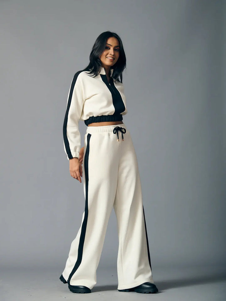 Risate urban chill set for women in cream and black with a cropped top and wide-leg pants