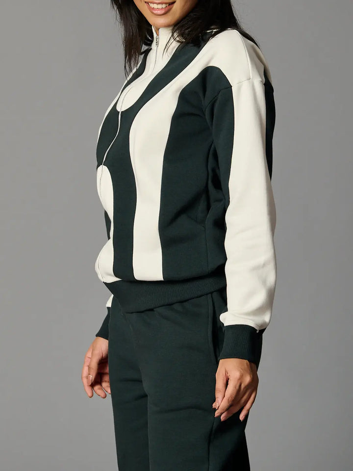 Risate bold edge sweatshirt for women in dark green and cream with a stylish design