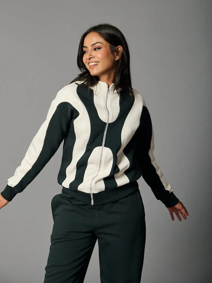 Bold edge sweatshirt for women with a stylish design in black and white, perfect for casual wear
