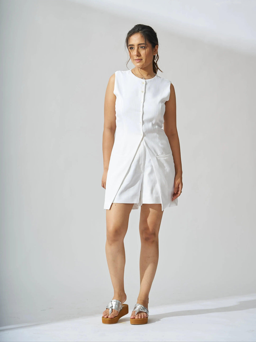 Risate women's button vest and shorts set in white, featuring a stylish design and comfortable fit.