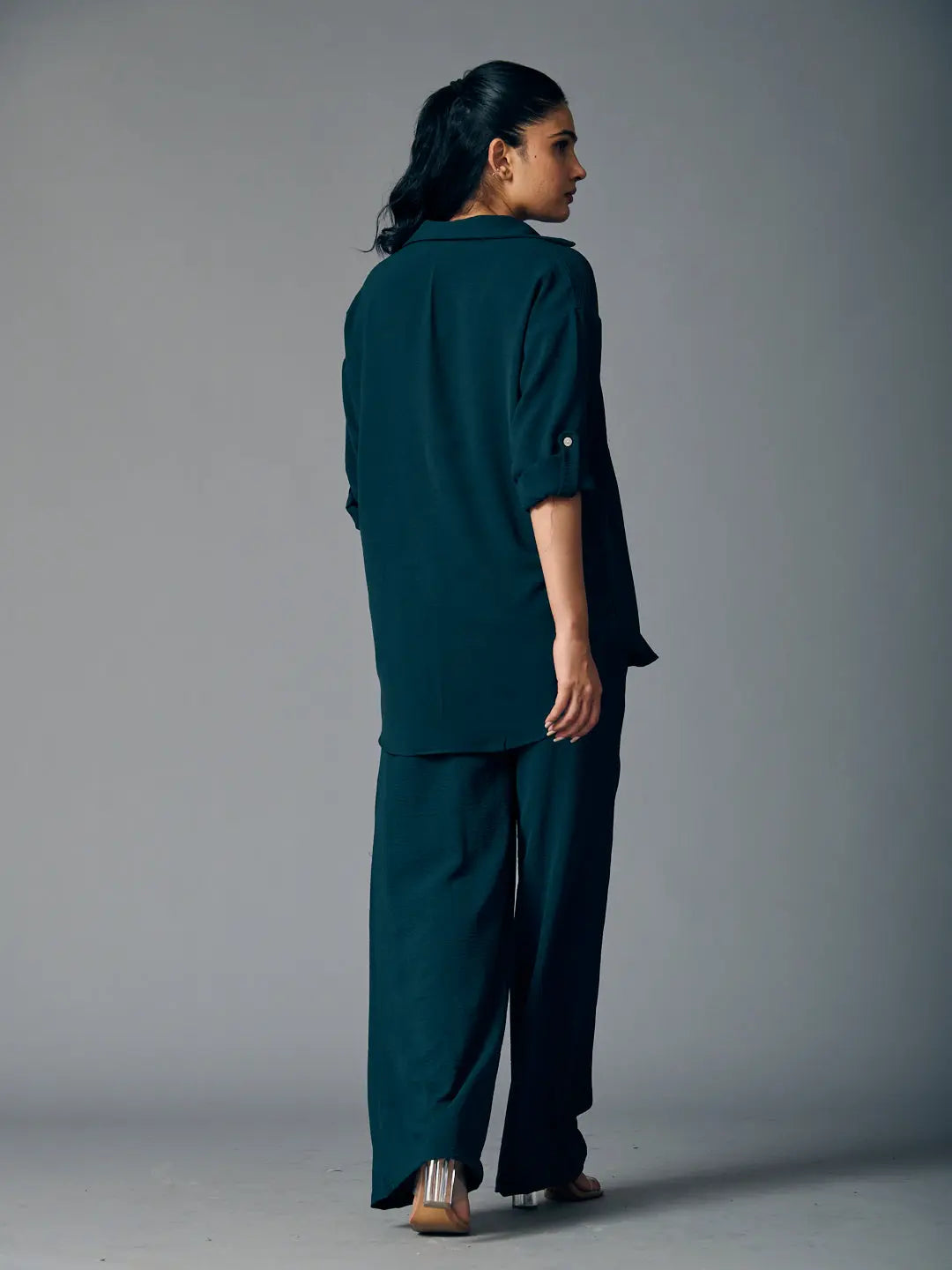 Risate women's classic shirt and pants set in dark green with a relaxed fit and stylish design