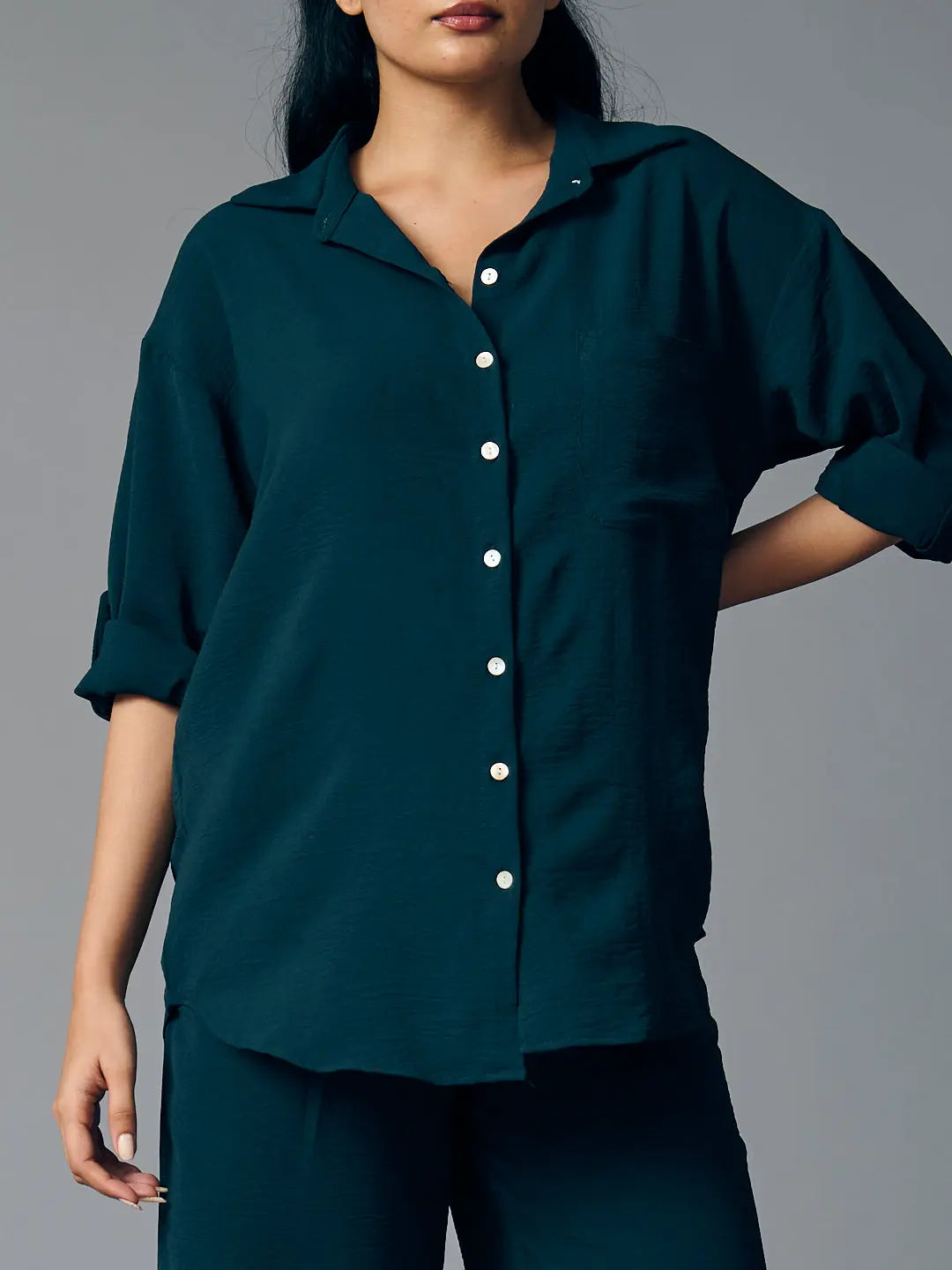 Risate women's classic shirt and pants set in deep green for stylish and comfortable everyday wear