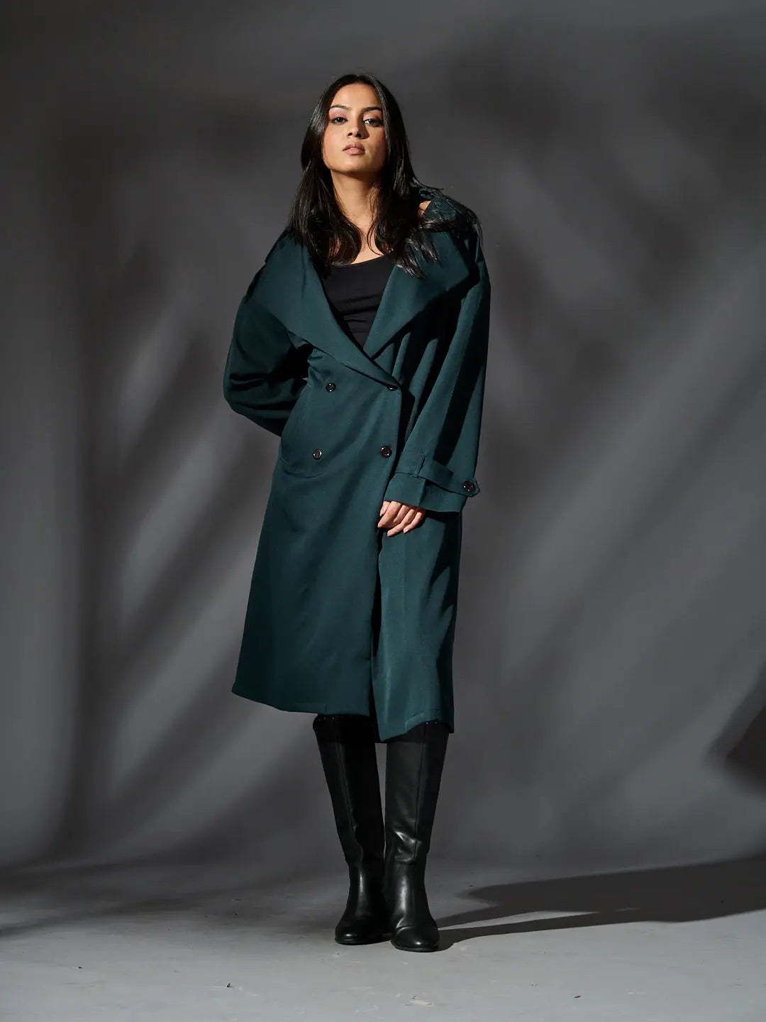 Risate women's classic trench coat in dark green with a stylish oversized fit and double-breasted design
