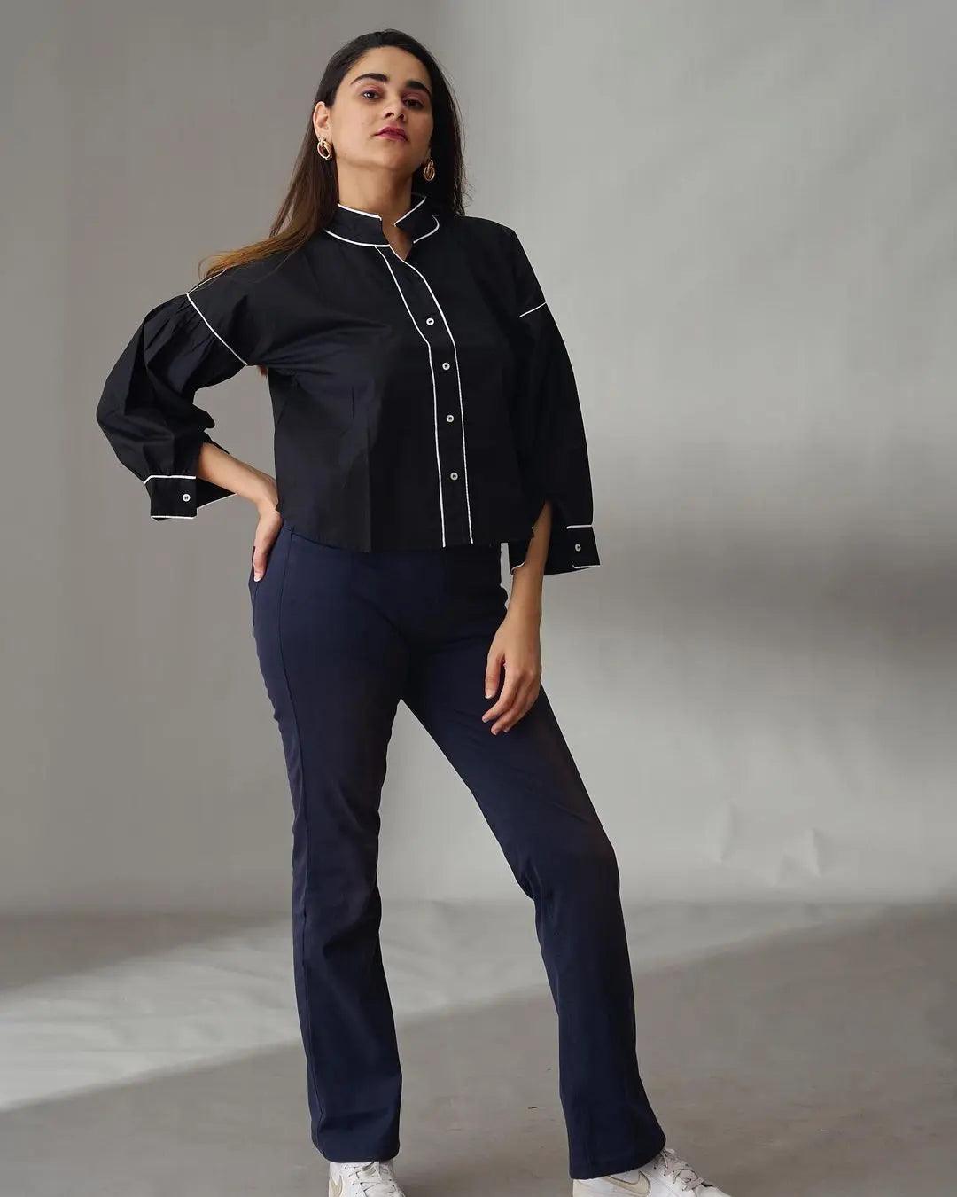 Risate women's cotton poplin shirt in black with stylish button details and a comfortable fit