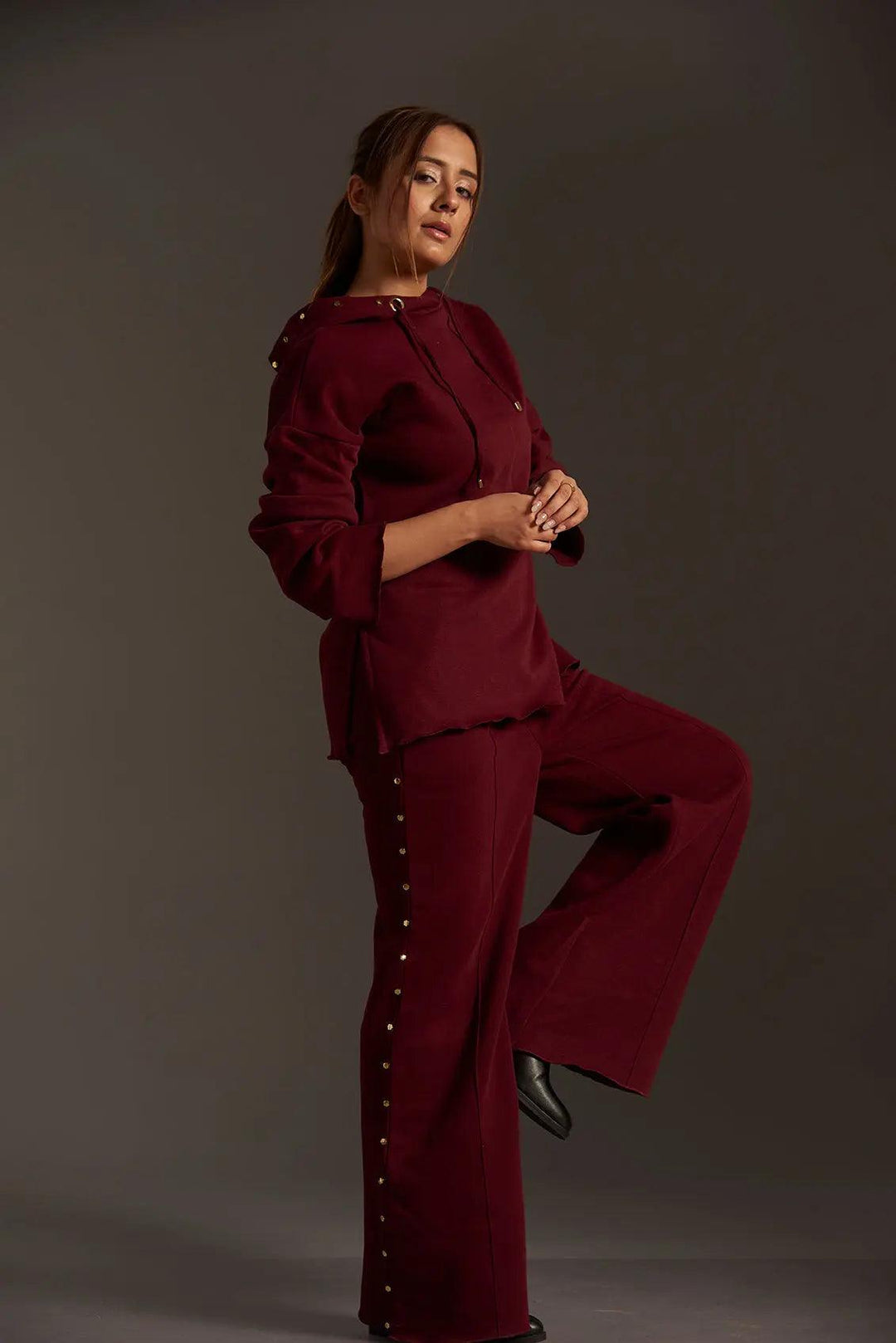 Risate women's fleece co ord sets in burgundy with stylish button details and relaxed fit.