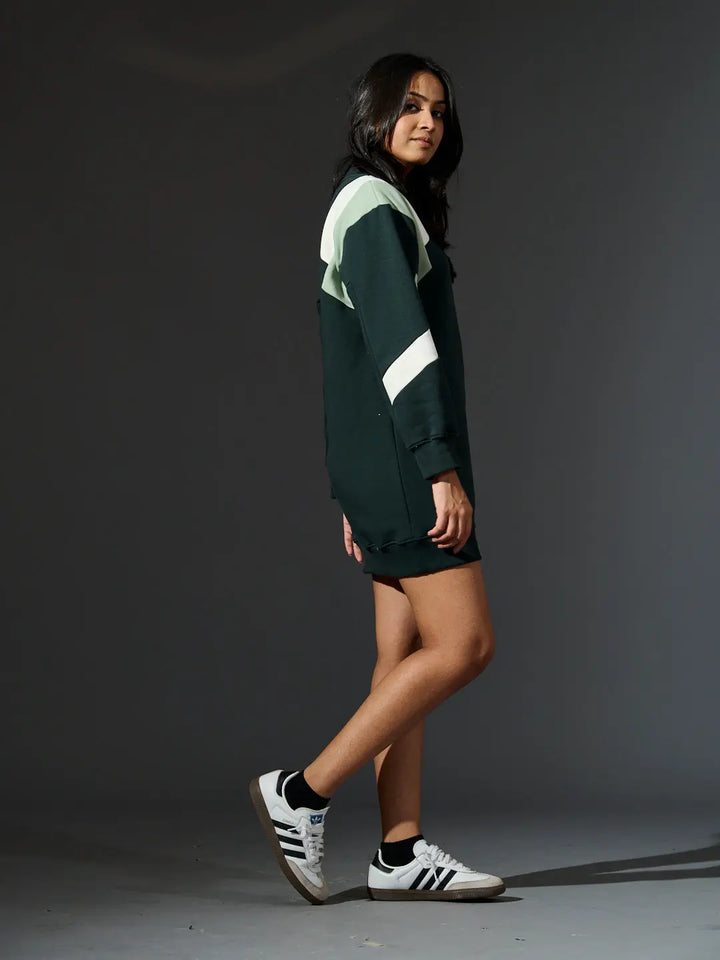 Risate women's fleece dress in green with stylish color-blocking design for casual wear