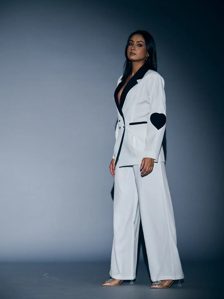 Risate women's heart patch pant suit in white with stylish blazer and wide-leg pants