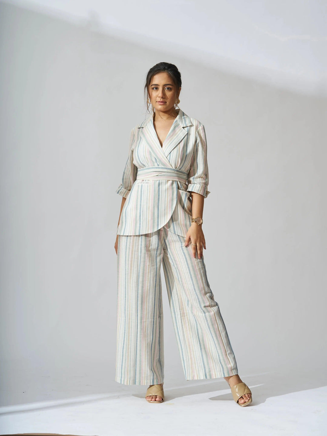 Risate women's striped linen blazer set with tie waist and wide leg pants for a chic look