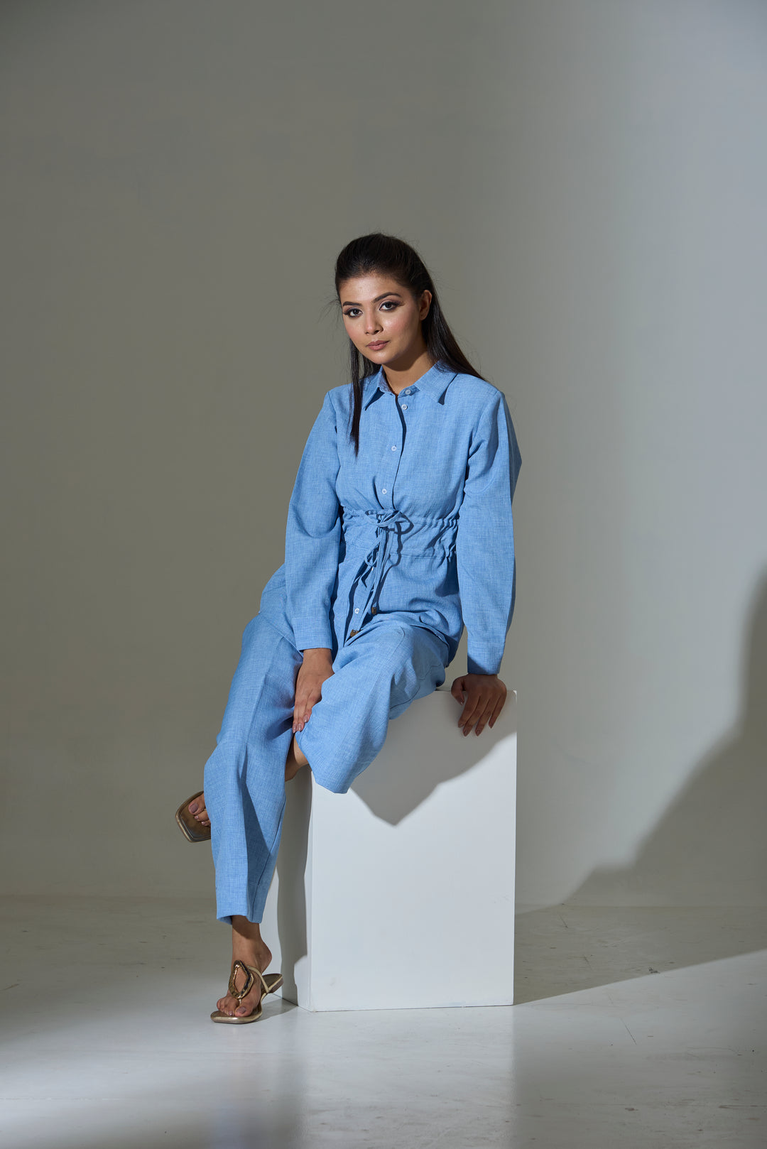 Risate women's western cinch shirt in light blue with a stylish tie waist design